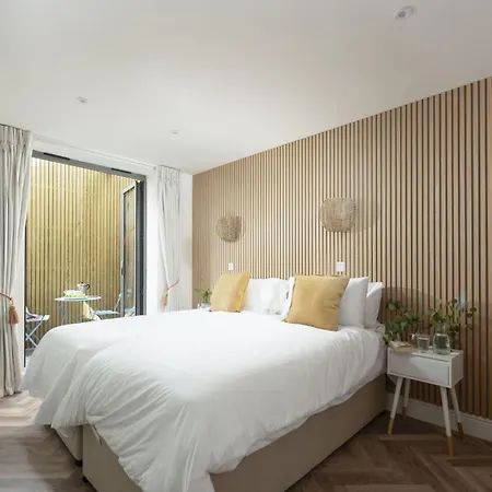 2, Oasis Sands *